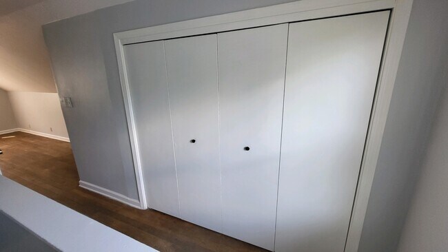 Building Photo - 1629 Kingston Rd