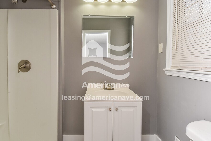 Building Photo - 135 Latonea Dr