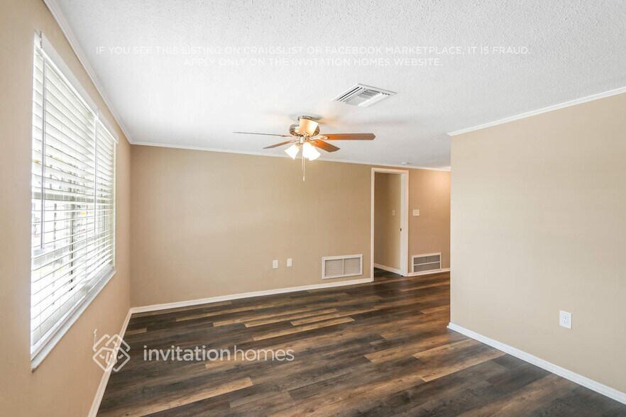 Building Photo - 9821 Wayside Ln