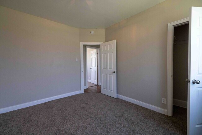 Building Photo - 4204 Clements St