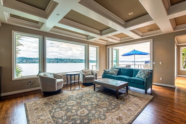 Building Photo - Mercer Island Waterfront Home