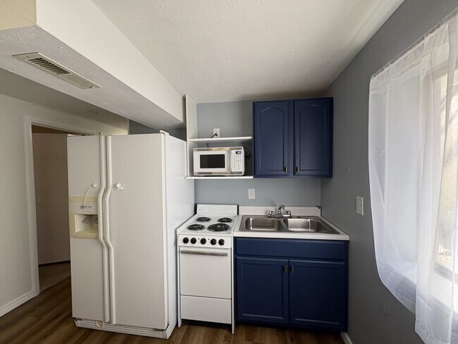 Building Photo - 938 S 250 E