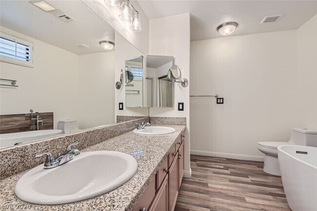 Building Photo - 1779 Yellowwood Dr