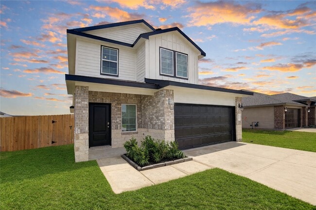 Building Photo - 9043 Rose Water Trl