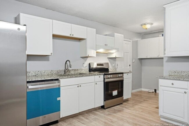 Building Photo - 815 Bedrock Dr