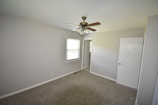 Building Photo - Coming Soon 3 Bedroom and 2 Bath Home (Pets Considered)