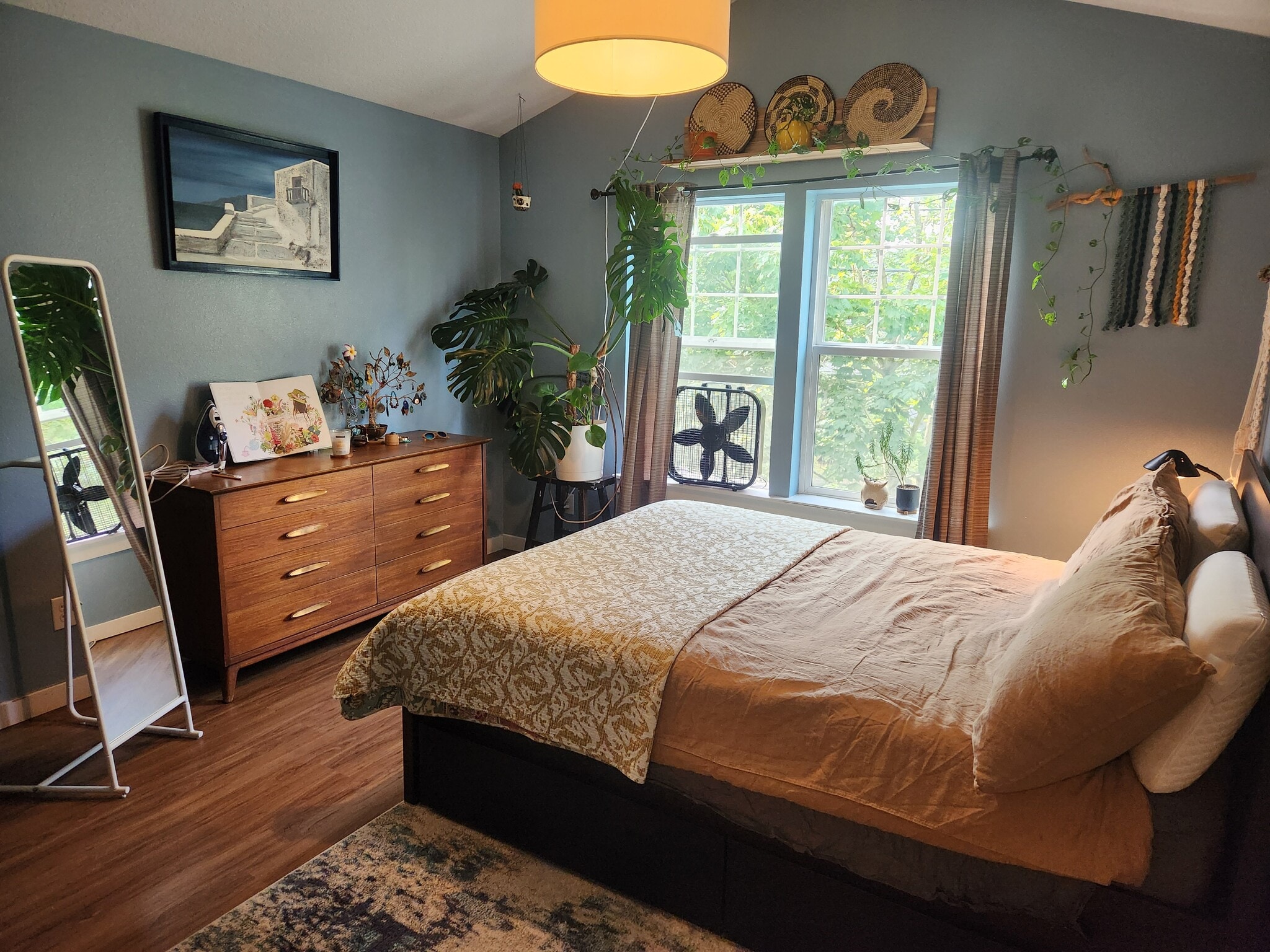 master bedroom with 2 closets on the other side - 7727 N Kellogg St
