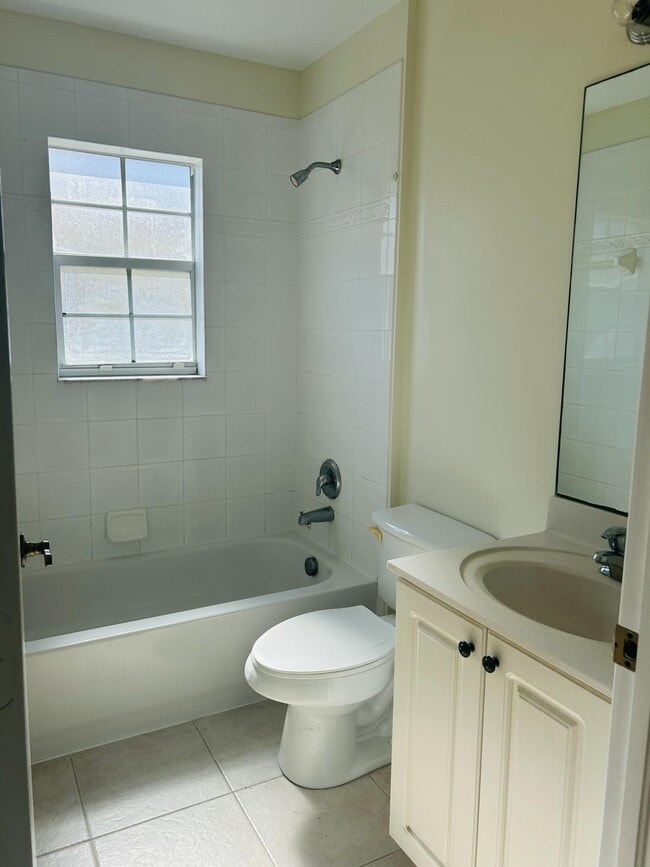 Building Photo - 2124 SE Eatonville Dr