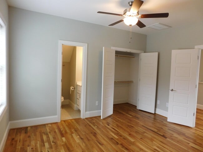 Building Photo - 503 Carolina Ave
