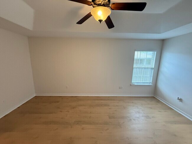 Building Photo - 1681 Village Pkwy