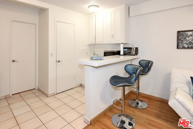 Building Photo - 3720 Vinton Ave