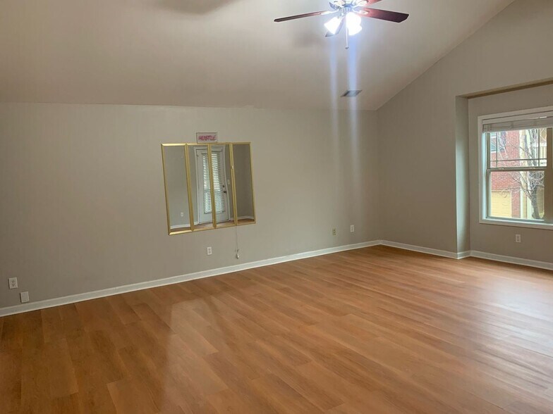 Building Photo - 1610 Chattahoochee Ct