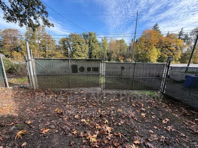 Building Photo - 6519 NW St Helens Rd