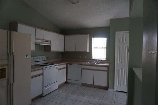 Building Photo - 7139 Edgewater Shores Ct