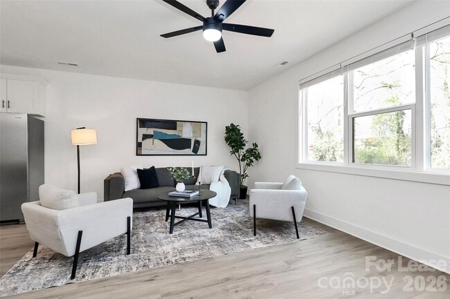 Building Photo - 208 Nelson Ave