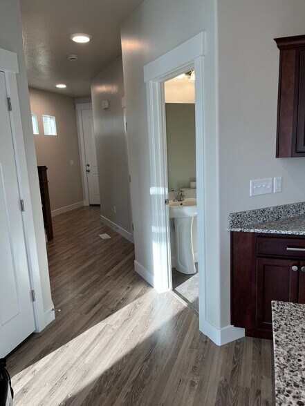 Building Photo - 4672 Alder Dr