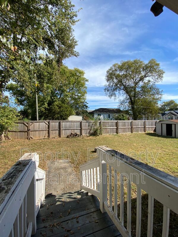 Building Photo - 1119 Pierce St