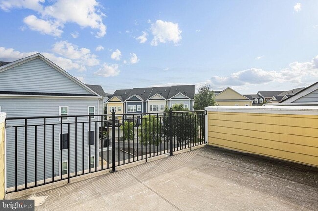 Building Photo - 5926 Talbot Dr