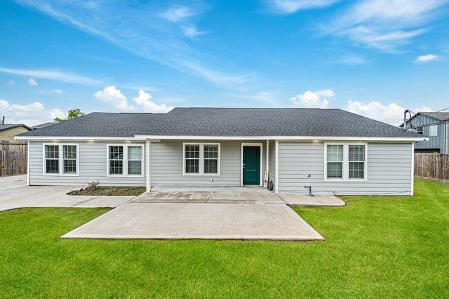 Building Photo - 4611 Idaho St