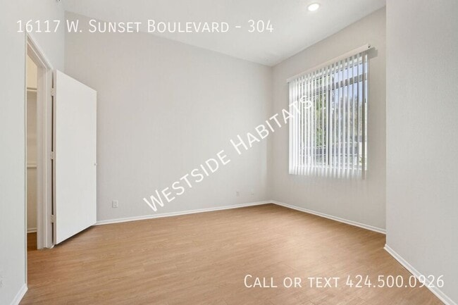 Building Photo - 16117 W Sunset Blvd
