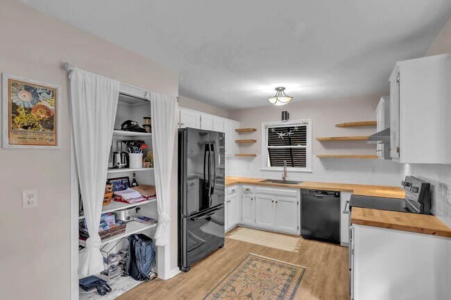 Building Photo - 117 Foster Creek Ct