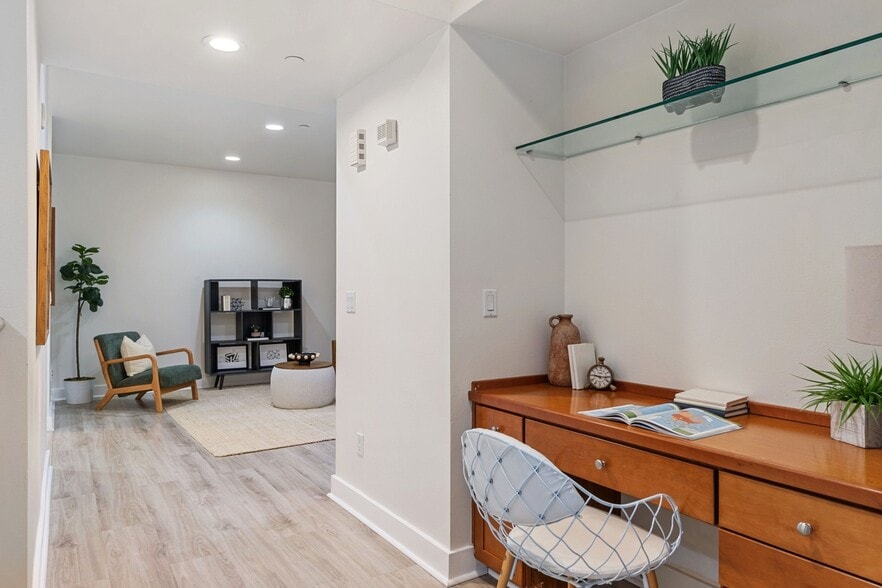 Building Photo - 2240 S Beverly Glen Blvd