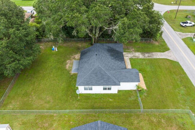 Building Photo - Updated 3BR Home with Fenced Backyard & Great Kitchen