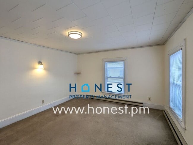 Building Photo - 3 Deeb St