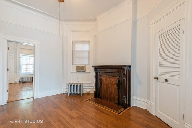 Building Photo - 3136 S Prairie Ave