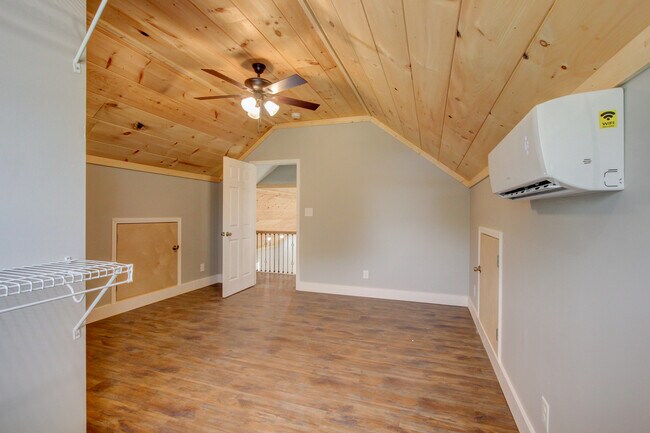 Building Photo - 5821 Highland Lick Rd