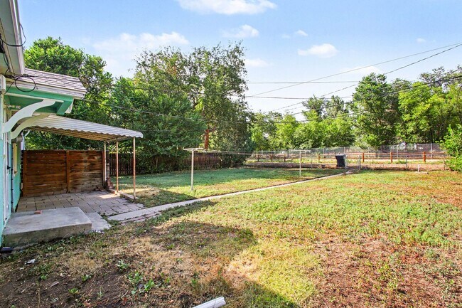 Building Photo - Great Home ready now Great Neighborhood!