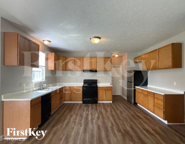Building Photo - 2377 Willowview Dr