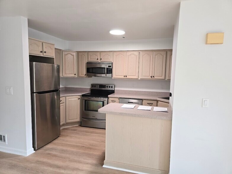 Kitchen - 45 Augusta Dr