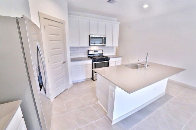 Building Photo - 29423 Paytons Park Ct