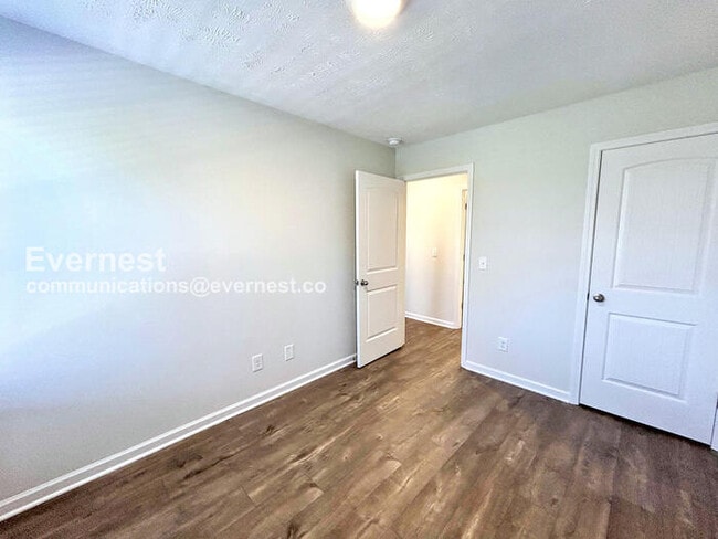 Building Photo - 204 Ansley Wy