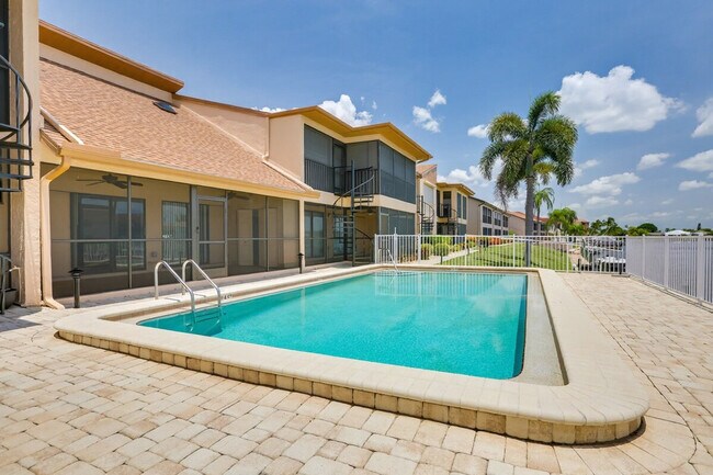 Building Photo - 3722 SE 12th Ave