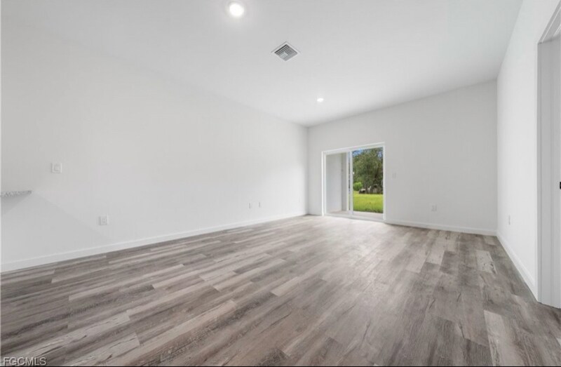 Building Photo - 1027 Meadow Rd