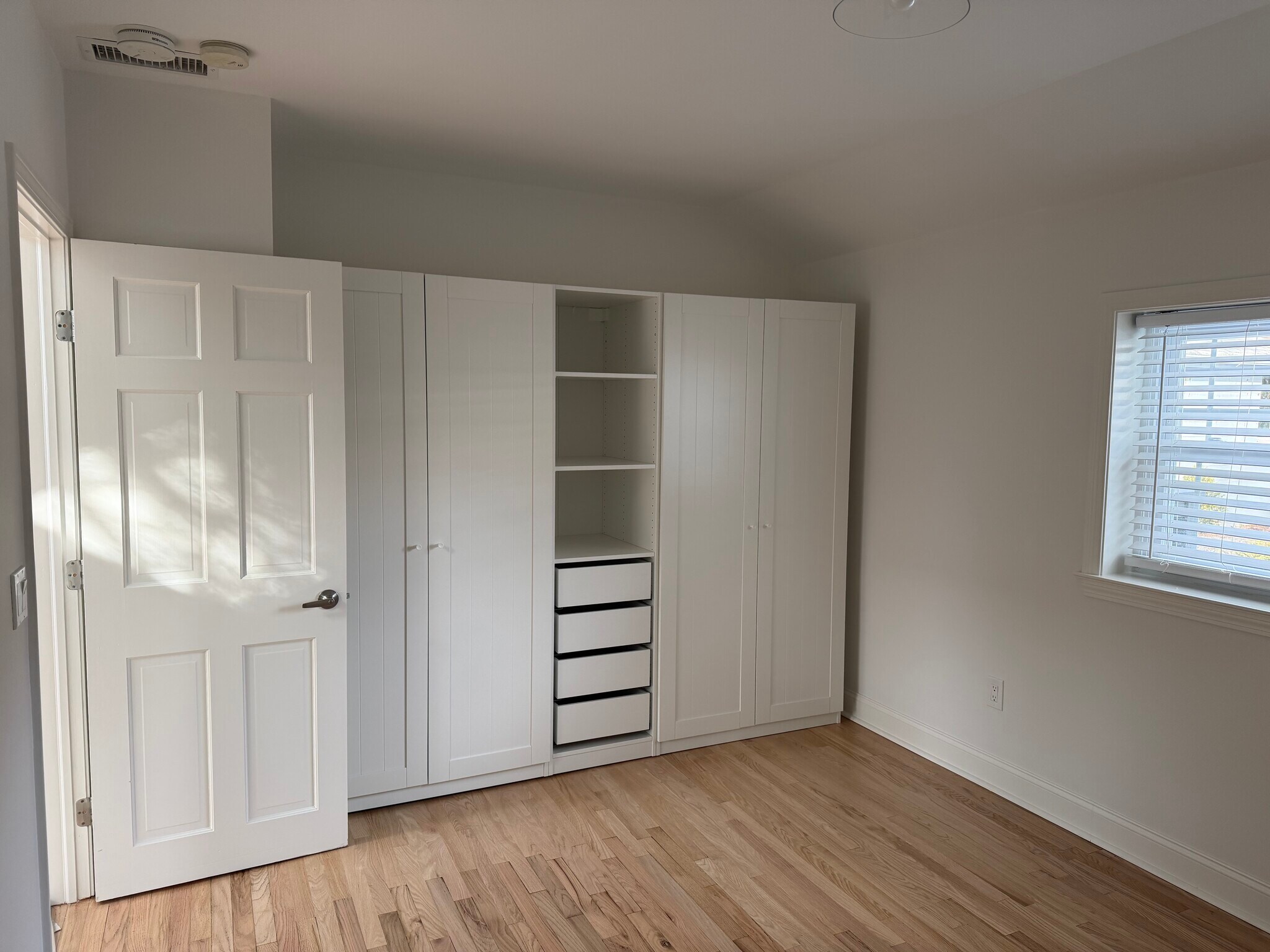 Building Photo - 53 Morris St