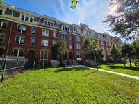 Building Photo - Newly Renovated 1 Bedroom Apartment - Poug...