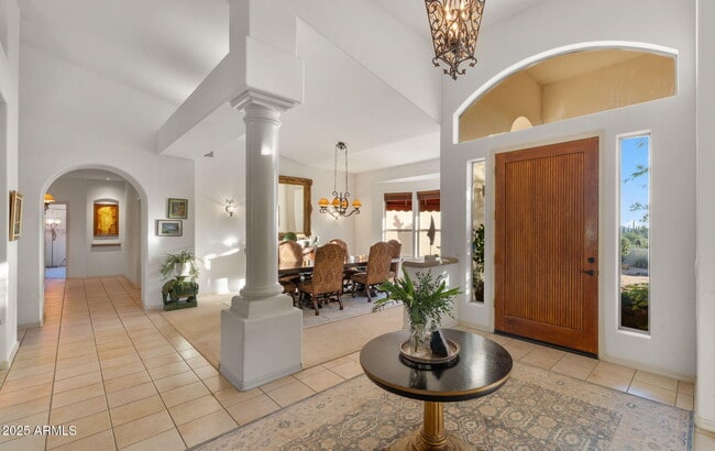 Building Photo - 5910 E Cielo Run S