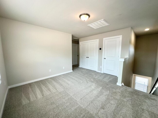 Building Photo - 12176 Ridge Top Dr