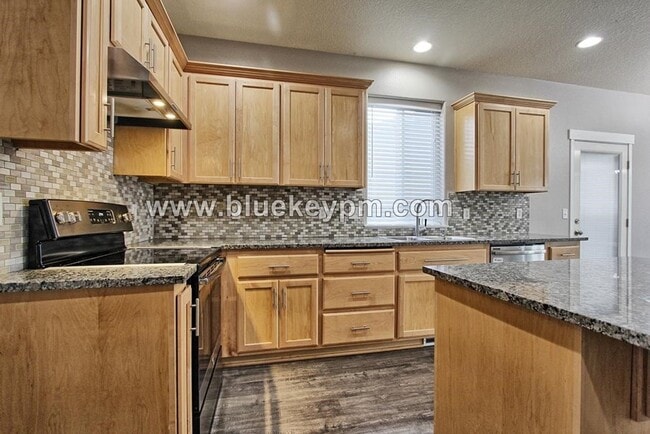 Building Photo - 4 Bed, 2.5 Bath Home in Hazel Dell with Easy Access to I-5 and Padden Pkwy