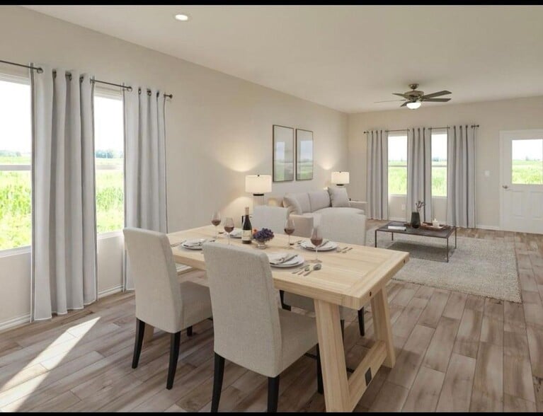 Building Photo - 600 Clover Crk Dr