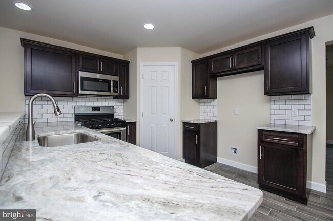 Building Photo - 504 Arietta Ct