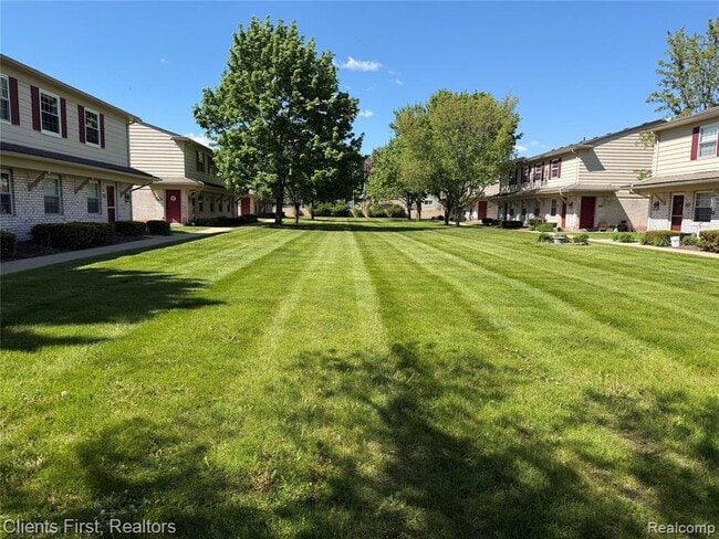 Building Photo - 204 Princeton Dr