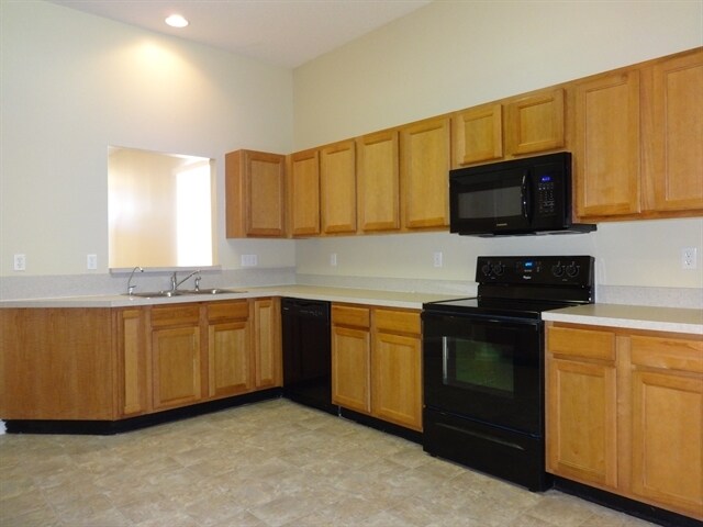 Building Photo - 3958 Pebble Brooke Cir S