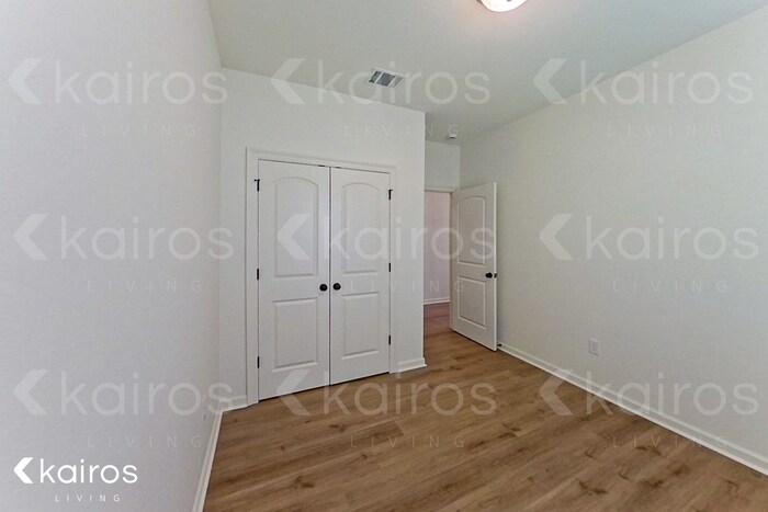 Building Photo - 115 Teddy Ln