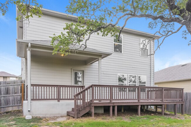 Building Photo - 15210 Pandion Dr