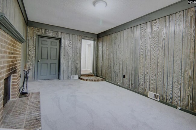 Building Photo - 2475 Drexel Dr