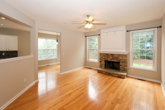 Building Photo - 2895 Haynes Club Cir SW
